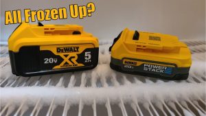 How Does The DEWALT POWERSTACK Do In The Cold Compared To The XR 5Ah