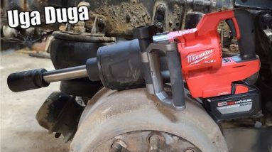 Milwaukee Tool M18 FUEL 1" D-Handle Ext. Anvil High Torque Impact Wrench w/ONE-KEY Review 2869-20
