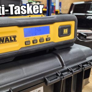 DEWALT 30A Battery Charger 3A Battery Maintainer with 100A Engine Start Review DXAEC100
