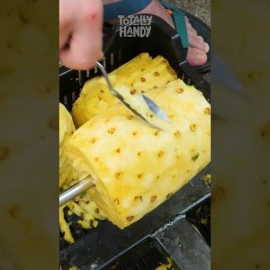 Learn a New Pineapple pealing technique