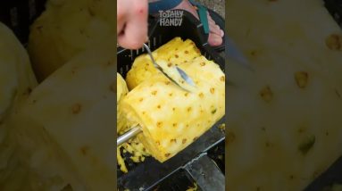 Learn a New Pineapple pealing technique